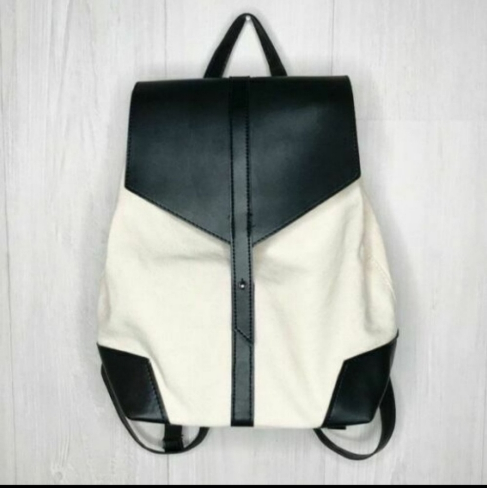 BRAND NEW! Deux Lux Backpack